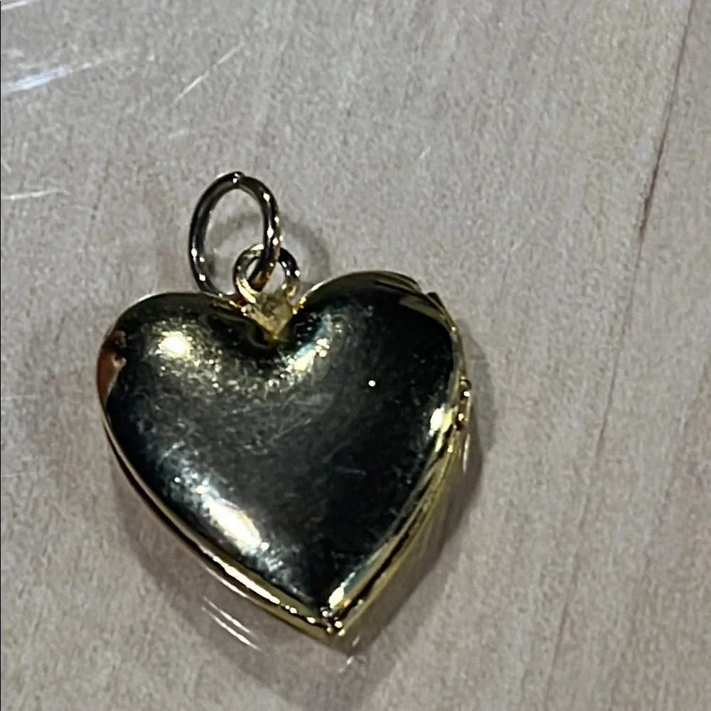 Locket Gold Heart‎ Pendant